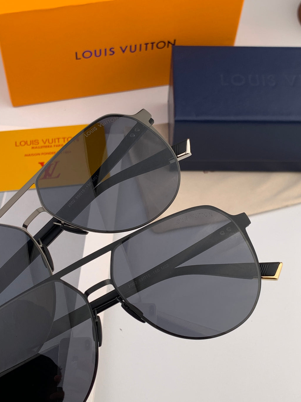 Louis Vuitton L5229 Polarized Aviator Black Lens Sunglasses for Men - detail image 6