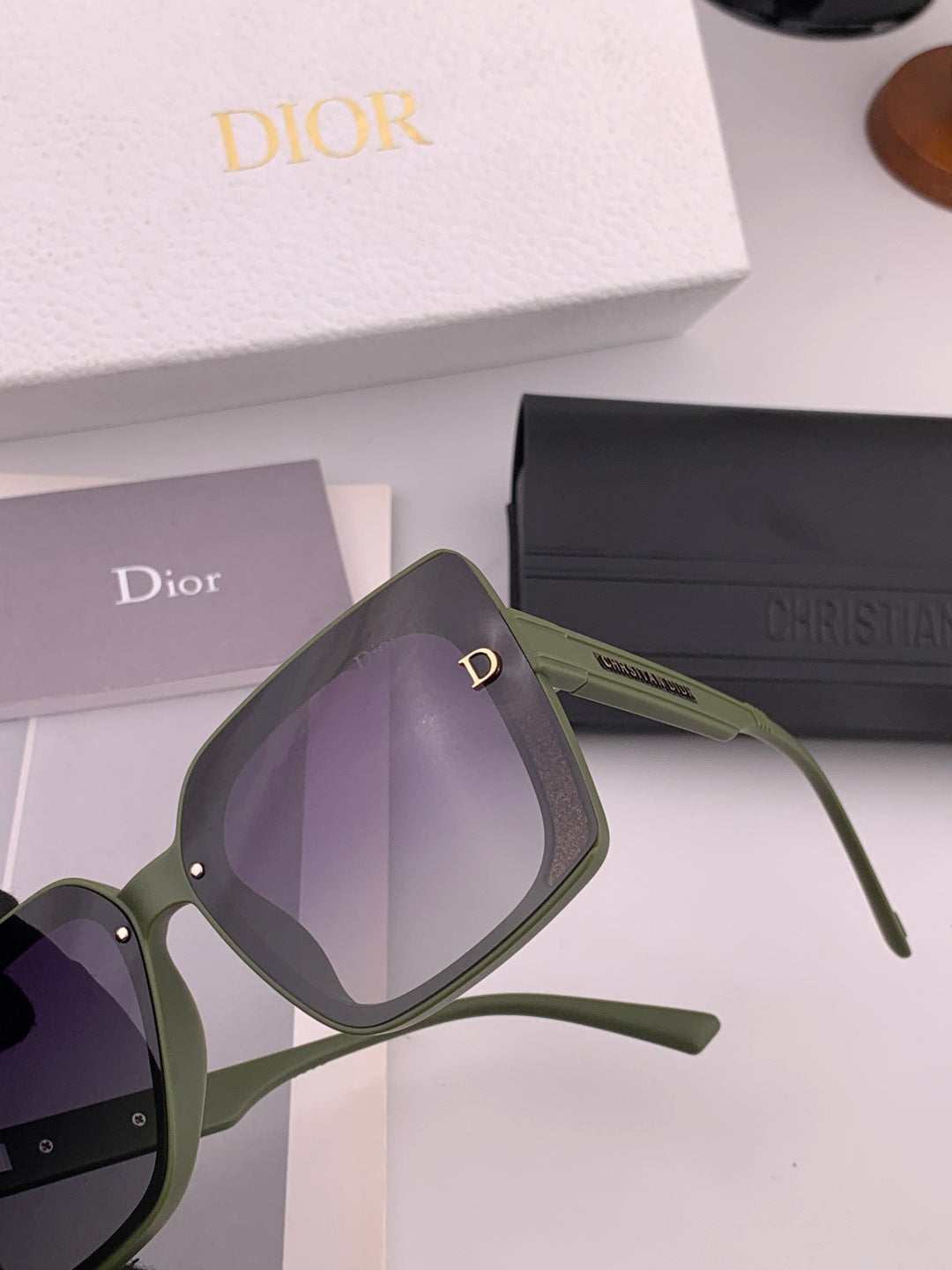 Dior CD1615 Polarized Square Red Lens Sunglasses for Women - detail image 3