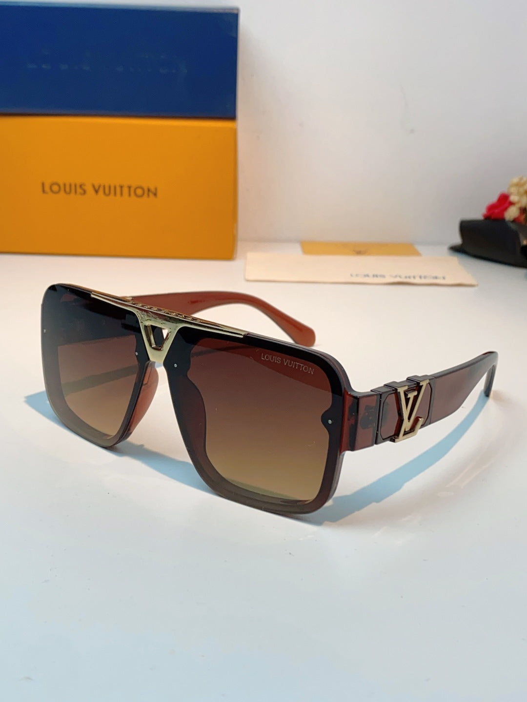 Louis Vuitton Square Black Lens Sunglasses for Men & Women - 158097