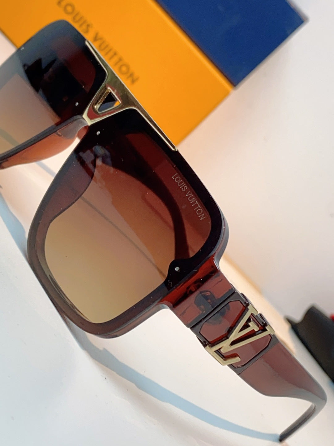 Louis Vuitton Square Black Lens Sunglasses for Men & Women - 158097 - detail image 7