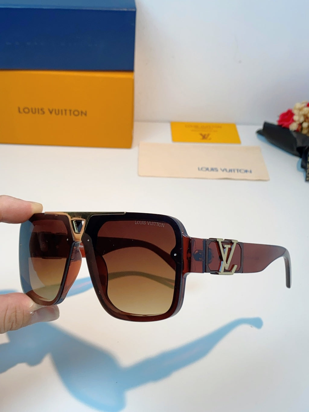 Louis Vuitton Square Black Lens Sunglasses for Men & Women - 158097 - detail image 6