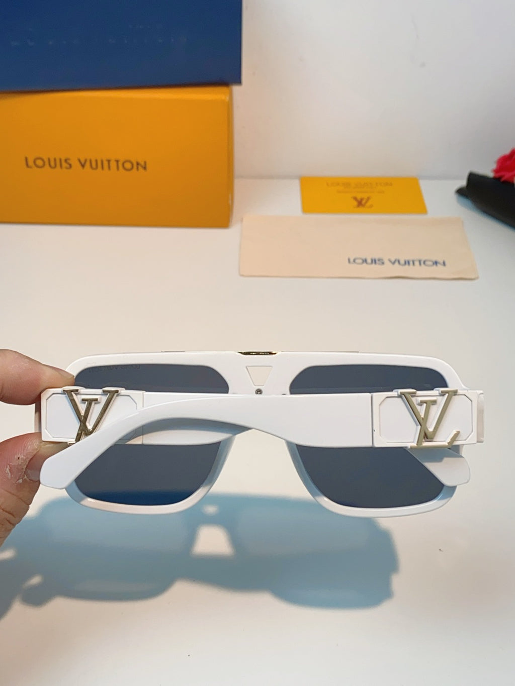 Louis Vuitton Square Blue Lens Sunglasses for Men & Women - 158098 - detail image 5
