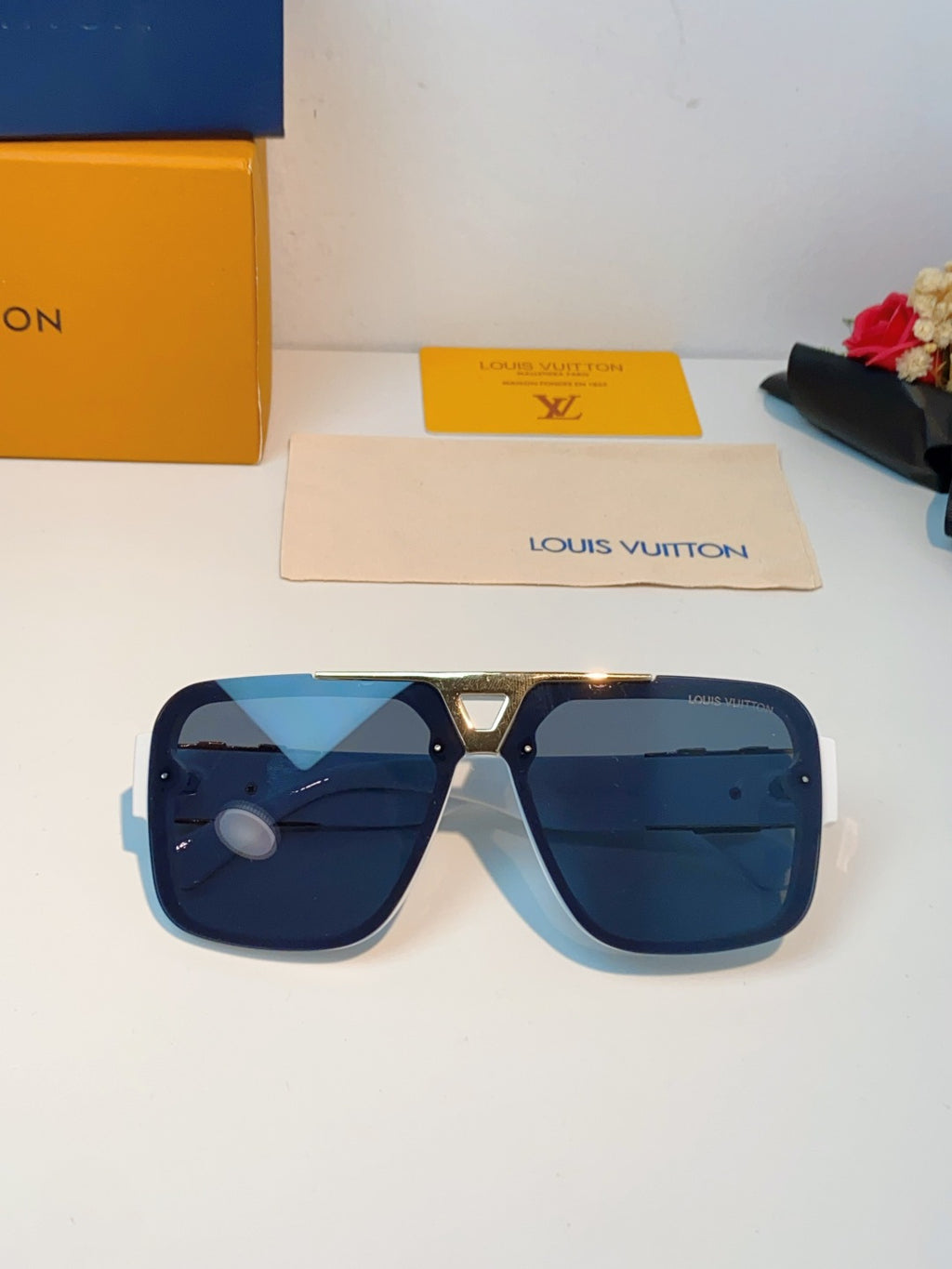 Louis Vuitton Square Blue Lens Sunglasses for Men & Women - 158098 - detail image 9