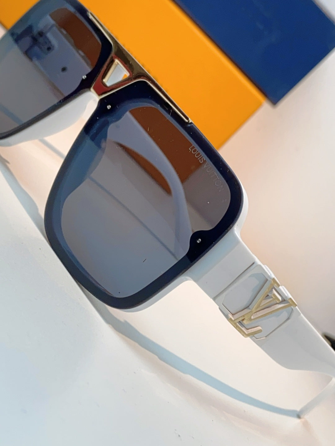 Louis Vuitton Square Blue Lens Sunglasses for Men & Women - 158098 - detail image 7
