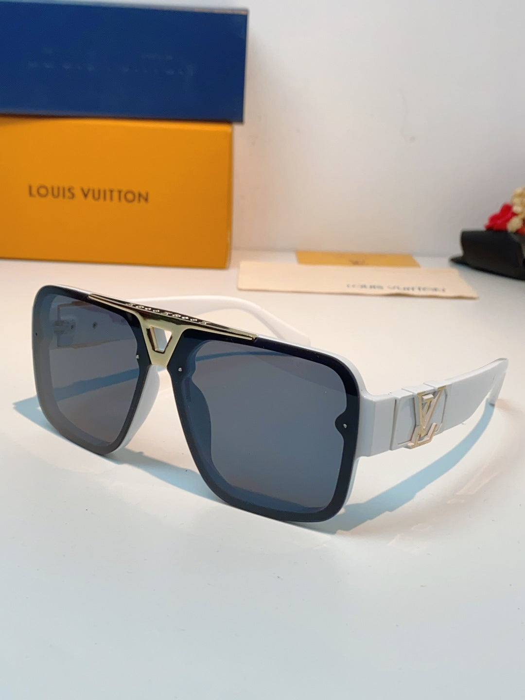 Louis Vuitton Square Blue Lens Sunglasses for Men & Women - 158098