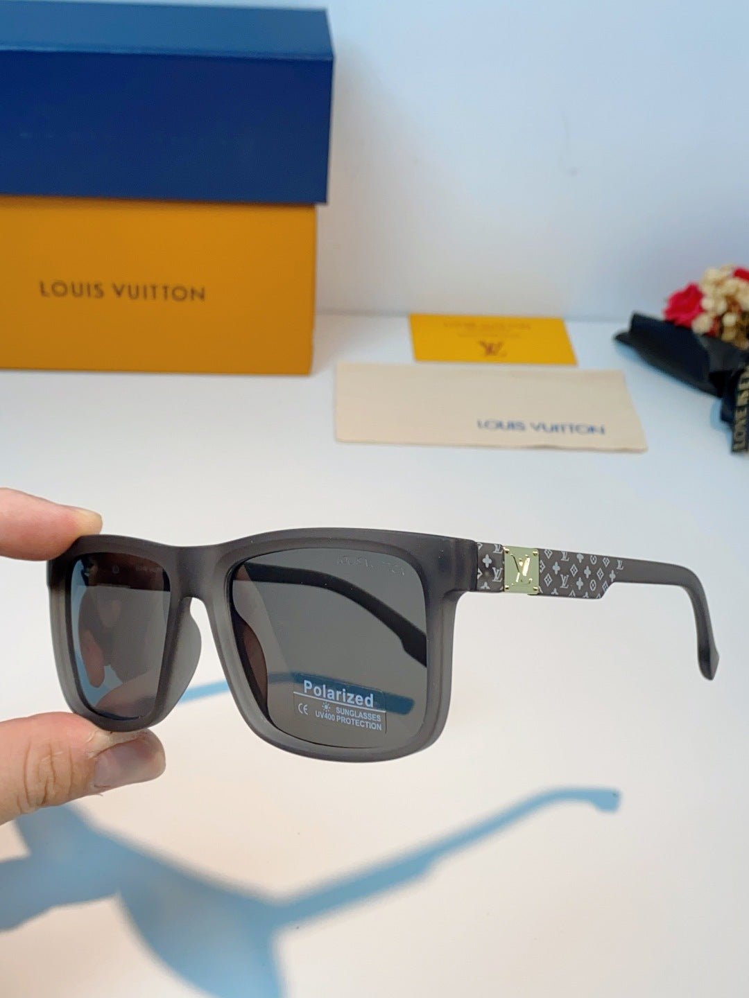 Louis Vuitton Metal Fashion Gray Lens Sunglasses for Men & Women - 158099 - detail image 6