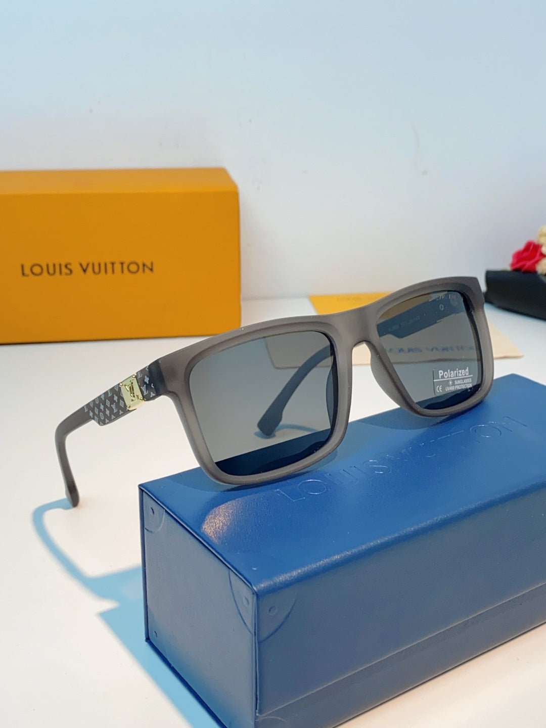 Louis Vuitton Metal Fashion Gray Lens Sunglasses for Men & Women - 158099 - detail image 10