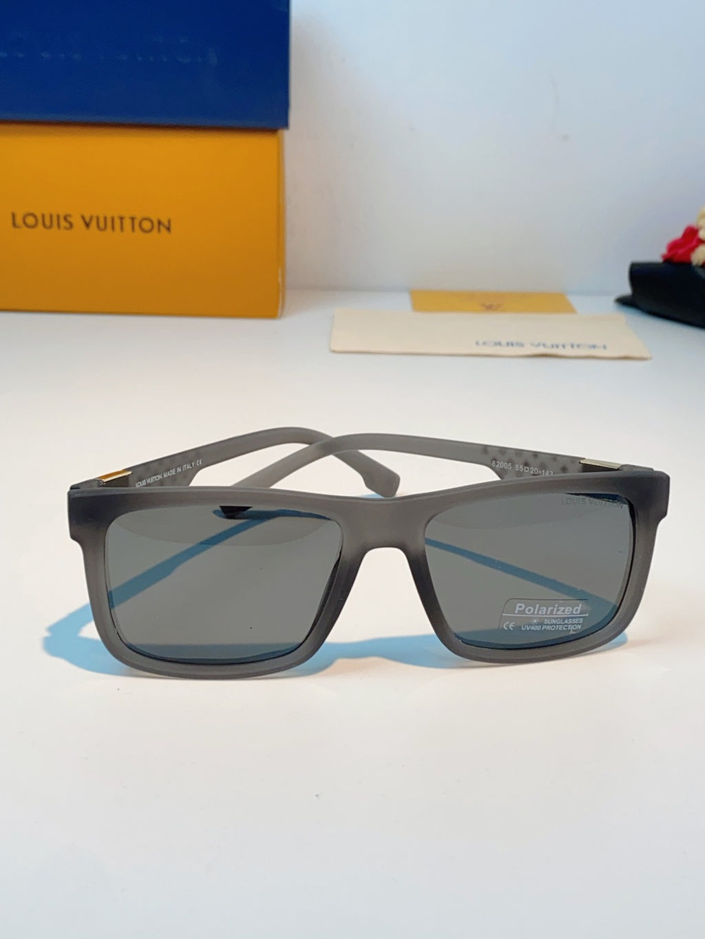 Louis Vuitton Metal Fashion Gray Lens Sunglasses for Men & Women - 158099 - detail image 2