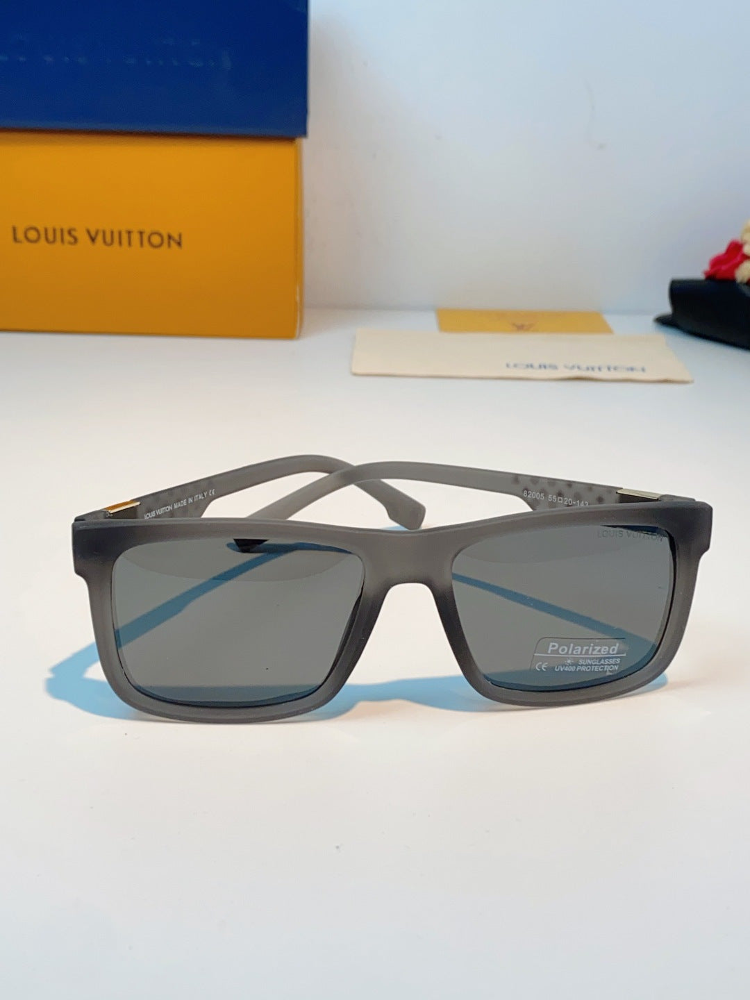 Louis Vuitton Metal Fashion Gray Lens Sunglasses for Men & Women - 158099 - detail image 2
