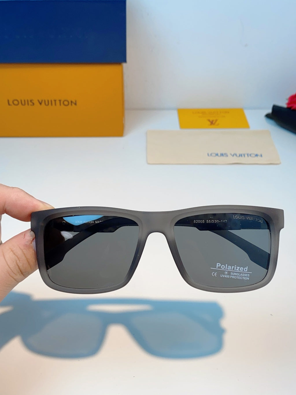 Louis Vuitton Metal Fashion Gray Lens Sunglasses for Men & Women - 158099 - detail image 4