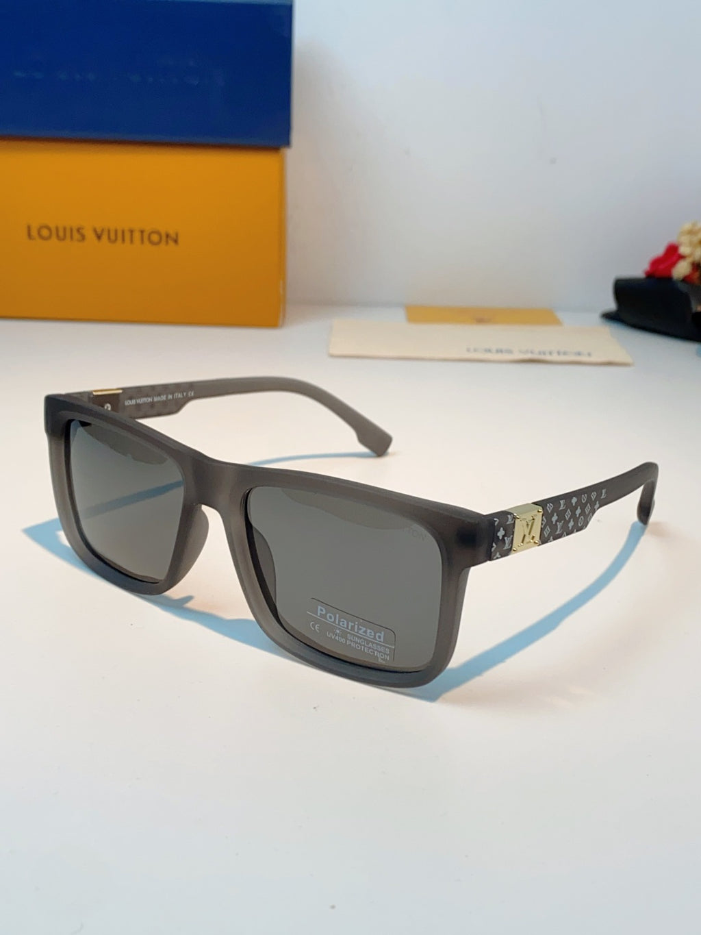Louis Vuitton Metal Fashion Gray Lens Sunglasses for Men & Women - 158099