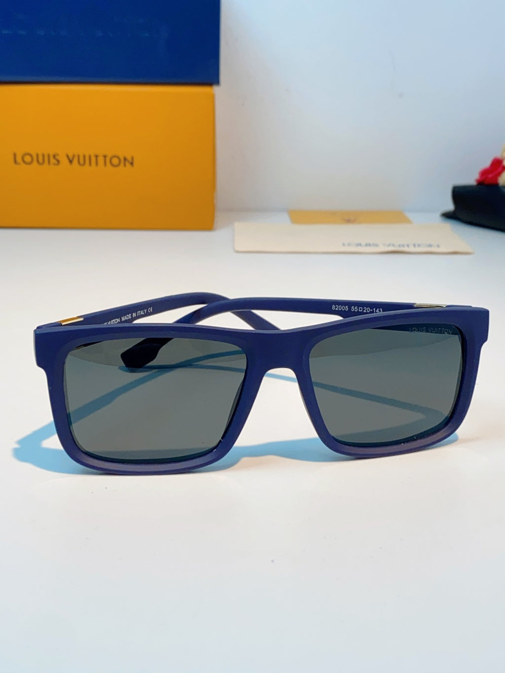 Louis Vuitton Metal Fashion Black Lens Sunglasses for Men & Women - 158100 - detail image 2