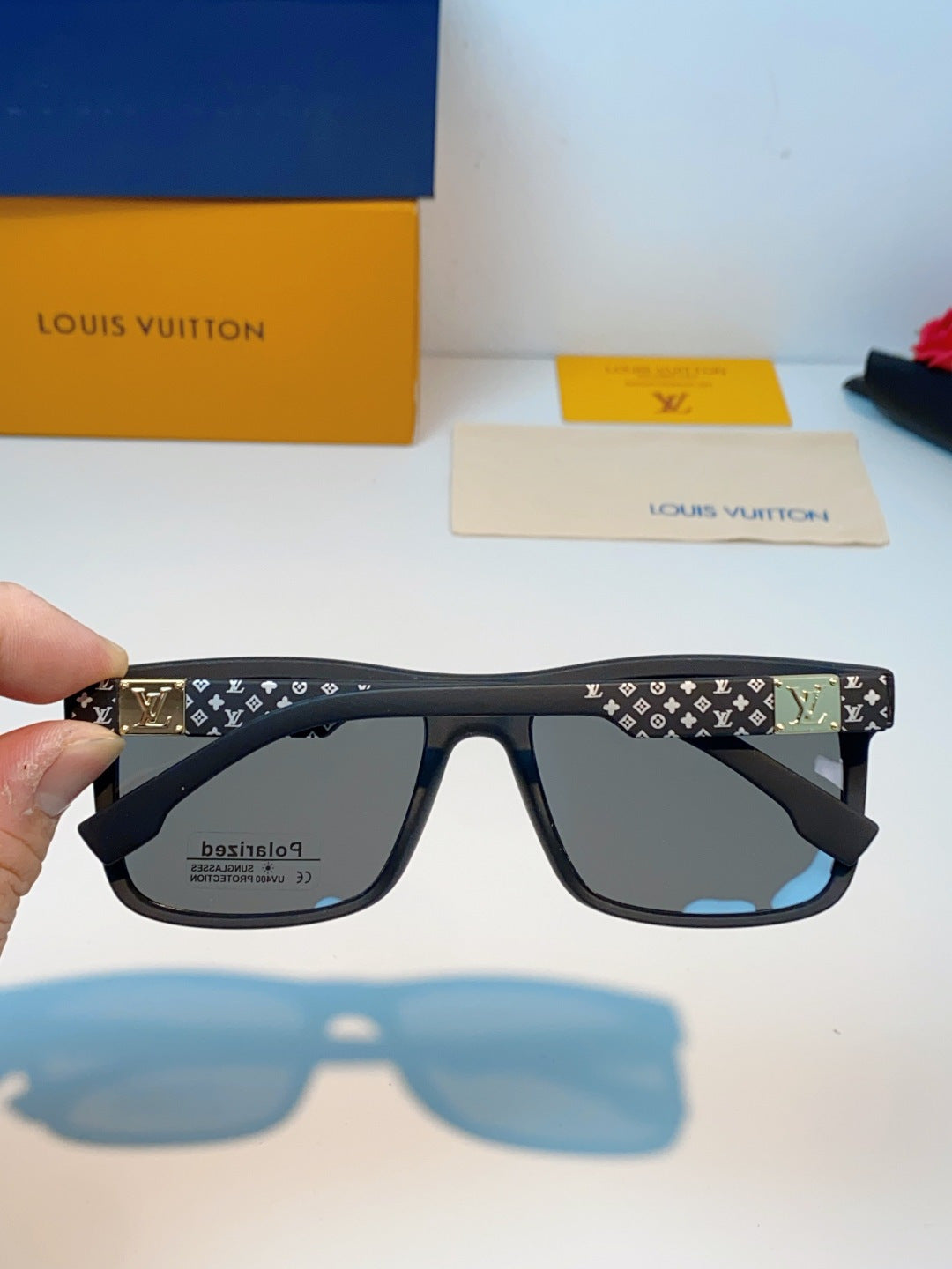 Louis Vuitton Metal Fashion Black Lens Sunglasses for Men & Women - 158102 - detail image 5