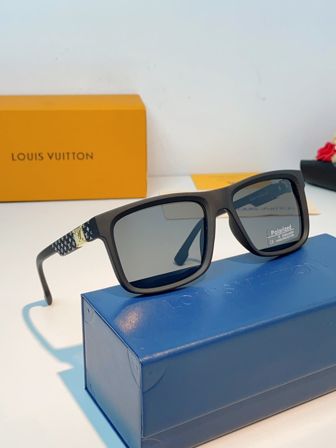 Louis Vuitton Metal Fashion Black Lens Sunglasses for Men & Women - 158102 - detail image 10