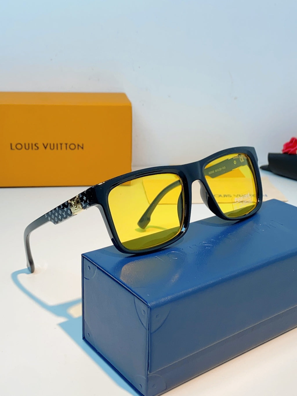 Louis Vuitton Metal Fashion Black Lens Sunglasses for Men & Women - 158104 - detail image 10