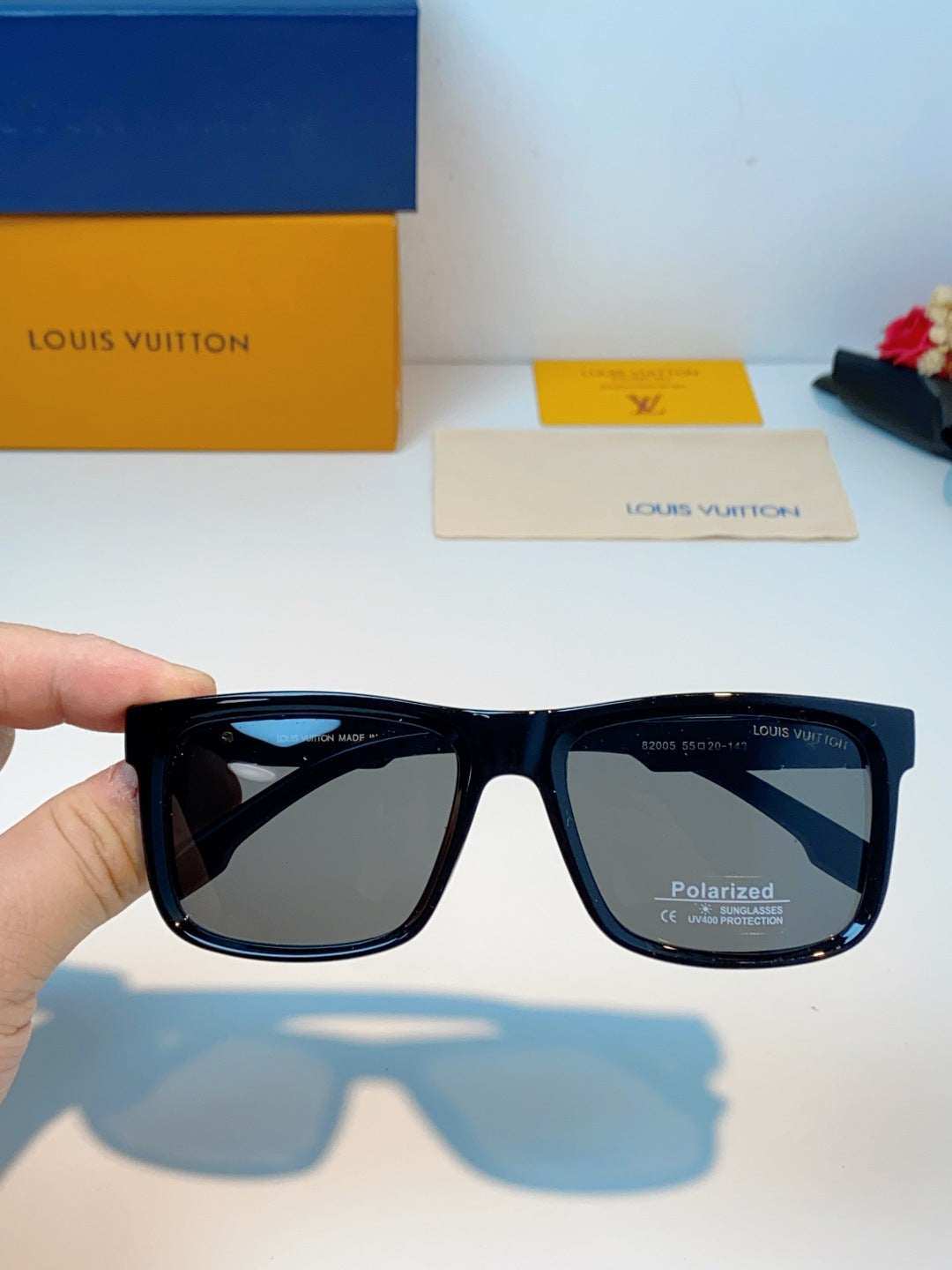 Louis Vuitton Metal Fashion Gray Lens Sunglasses for Men & Women - 158105 - detail image 4