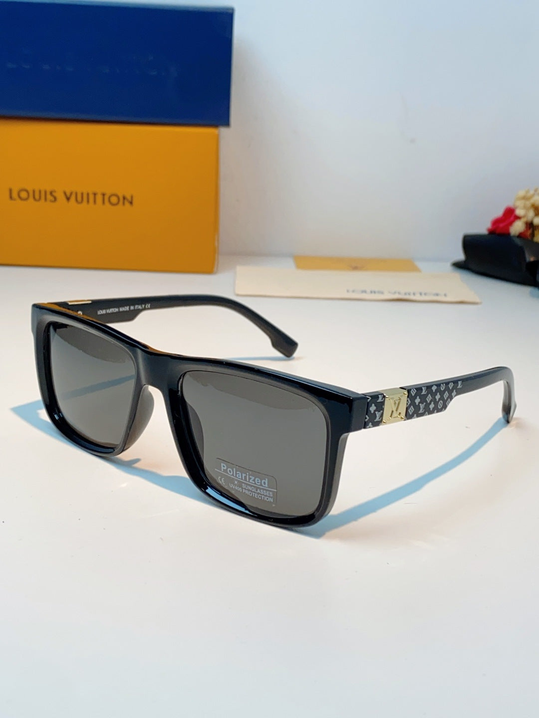 Louis Vuitton Metal Fashion Gray Lens Sunglasses for Men & Women - 158105