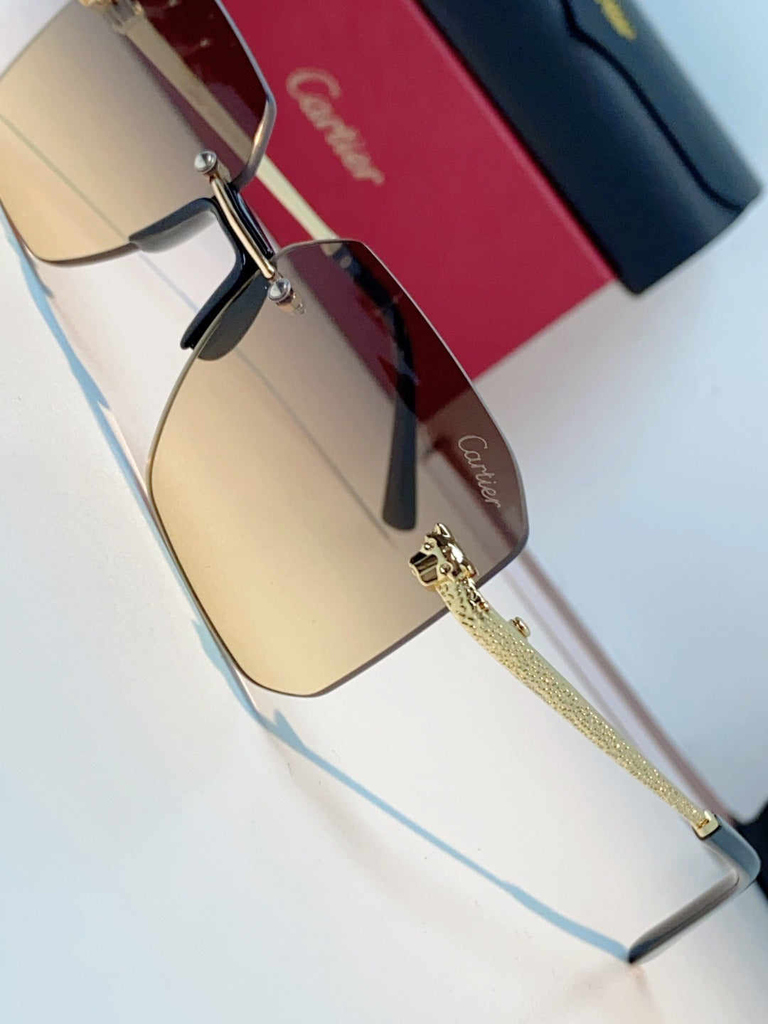 Cartier Lightweight Rimless Gold Lens Sunglasses for Men & Women - 158509 - detail image 7