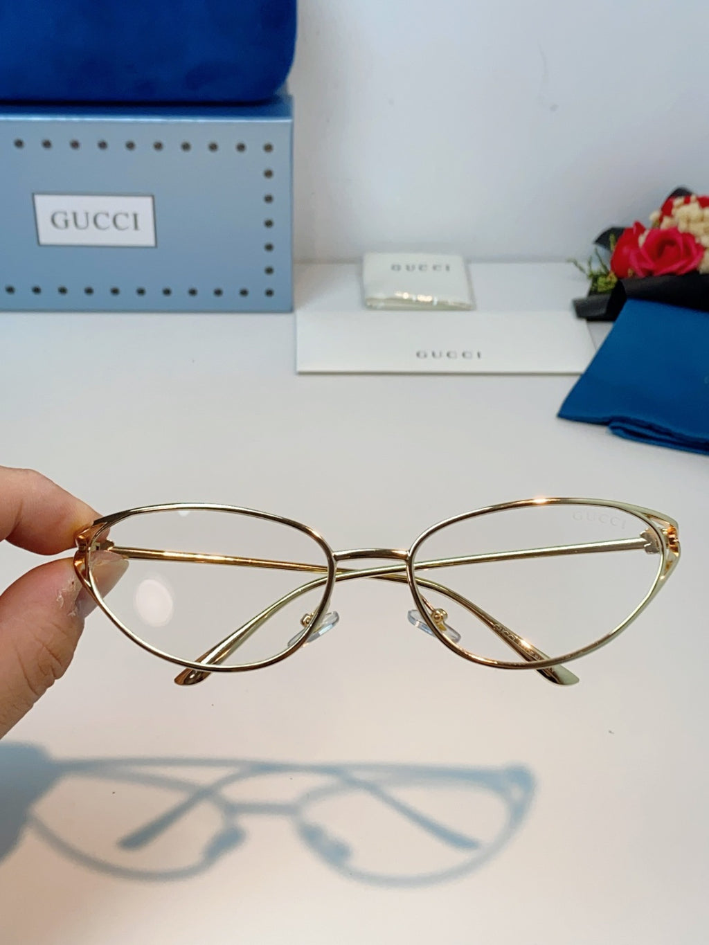 Gucci Cat-Eye Gold Lens Sunglasses for Men & Women - detail image 4