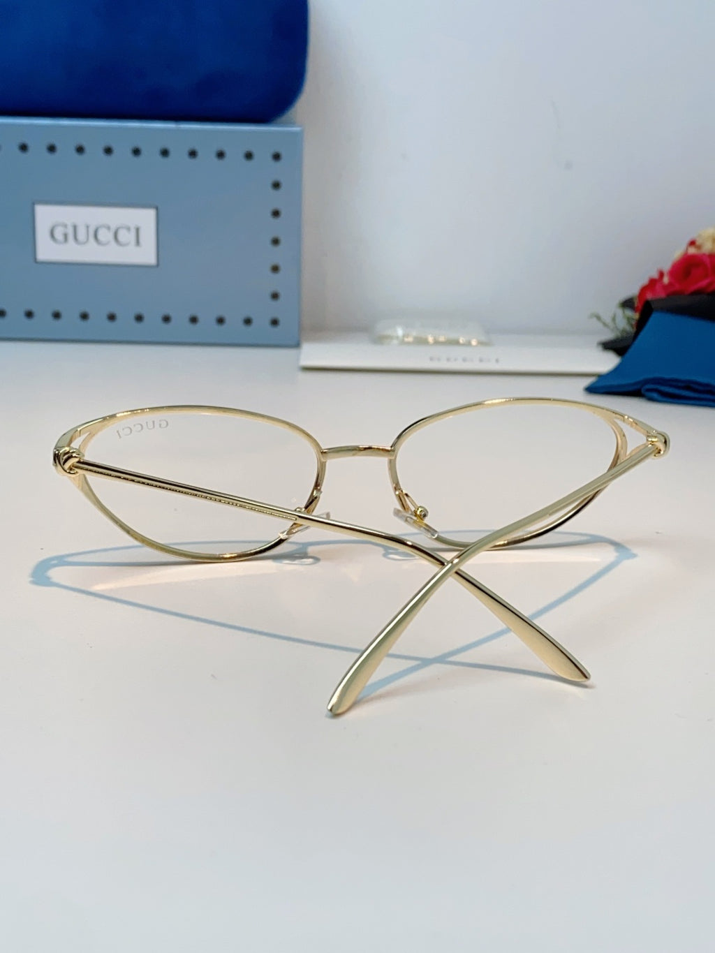 Gucci Cat-Eye Gold Lens Sunglasses for Men & Women - detail image 3