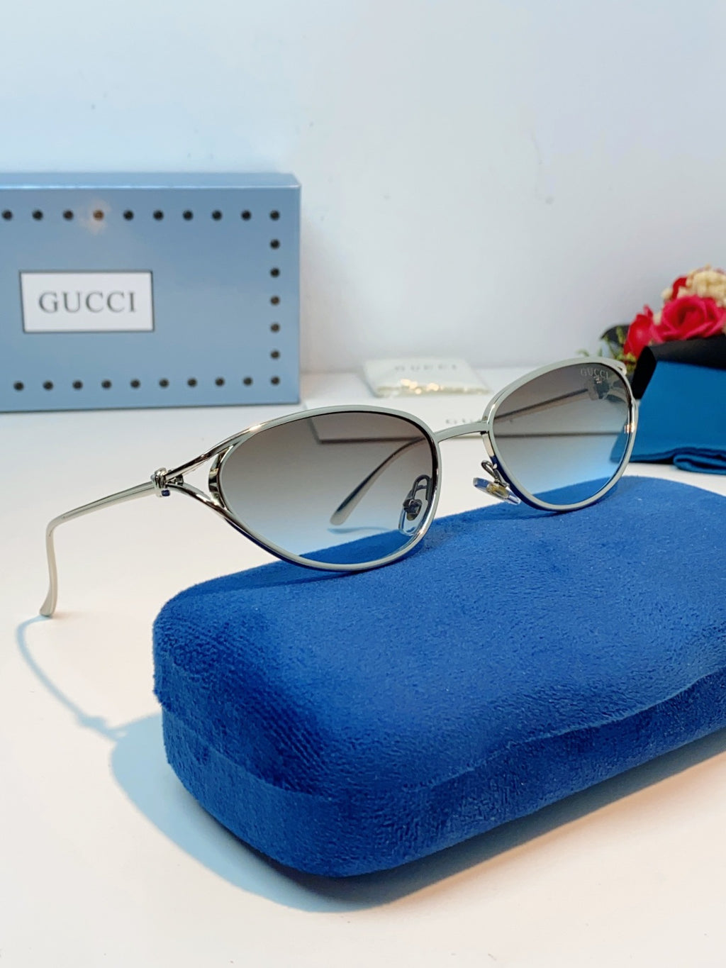 Gucci Cat-Eye Gray Lens Sunglasses for Men & Women - 158190 - detail image 10