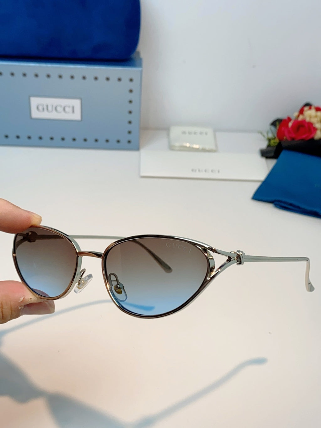 Gucci Cat-Eye Gray Lens Sunglasses for Men & Women - 158190 - detail image 6