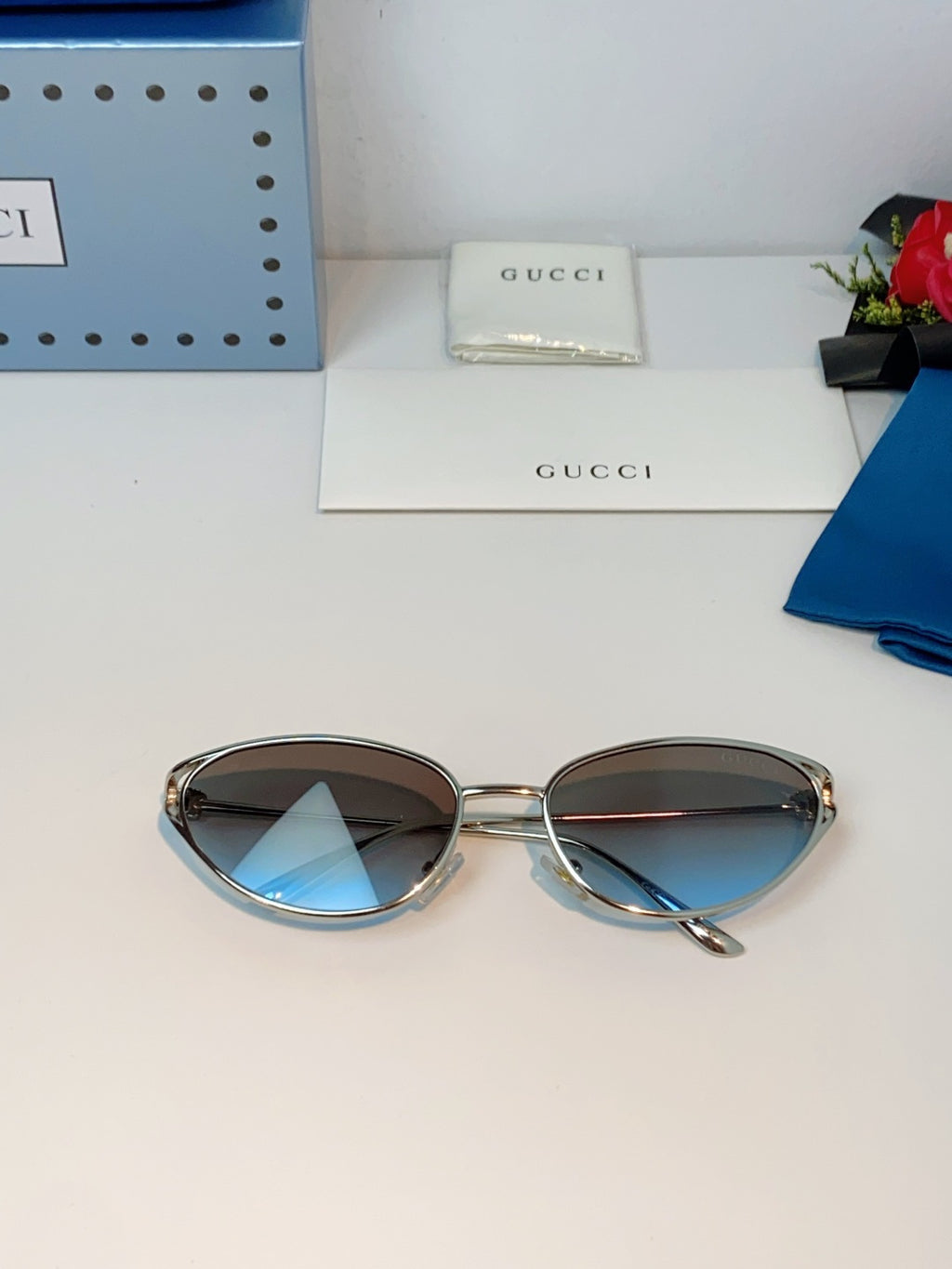Gucci Cat-Eye Gray Lens Sunglasses for Men & Women - 158190 - detail image 9