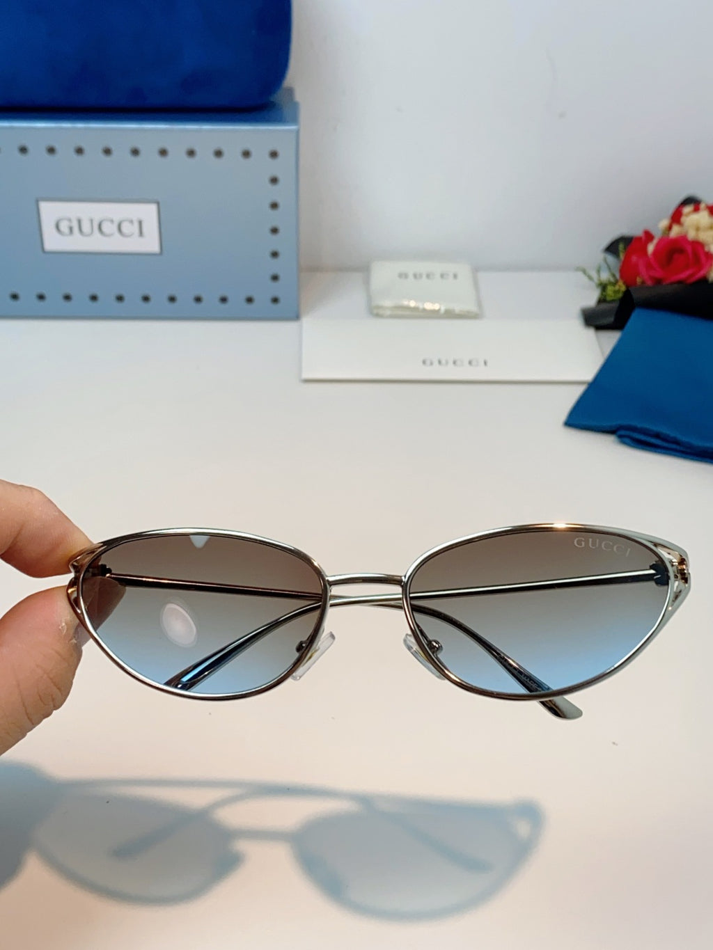 Gucci Cat-Eye Gray Lens Sunglasses for Men & Women - 158190 - detail image 4