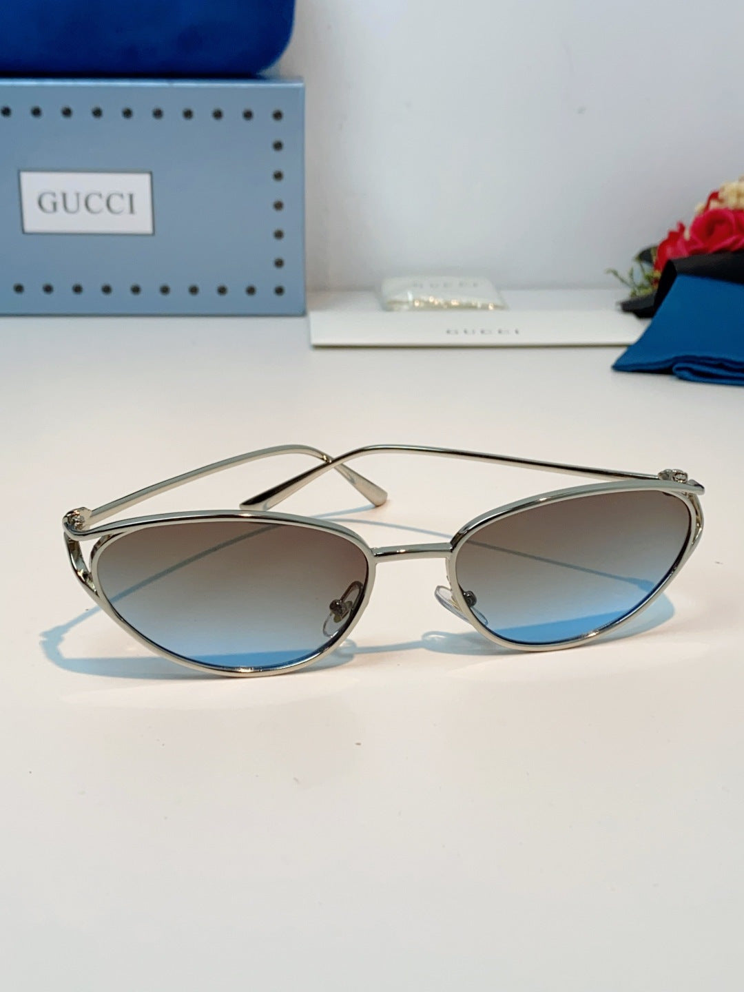 Gucci Cat-Eye Gray Lens Sunglasses for Men & Women - 158190 - detail image 2