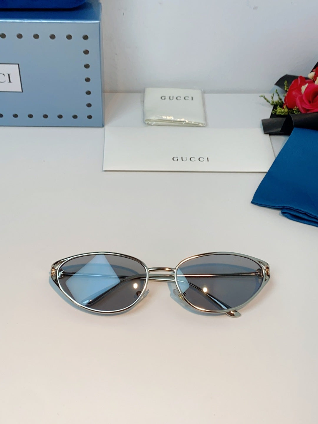 Gucci Cat-Eye Gray Lens Sunglasses for Men & Women - 158191 - detail image 9