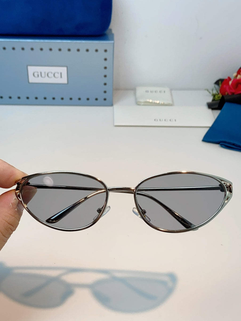 Gucci Cat-Eye Gray Lens Sunglasses for Men & Women - 158191 - detail image 4