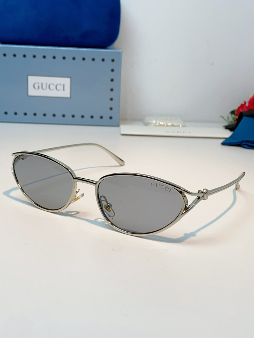 Gucci Cat-Eye Gray Lens Sunglasses for Men & Women - 158191