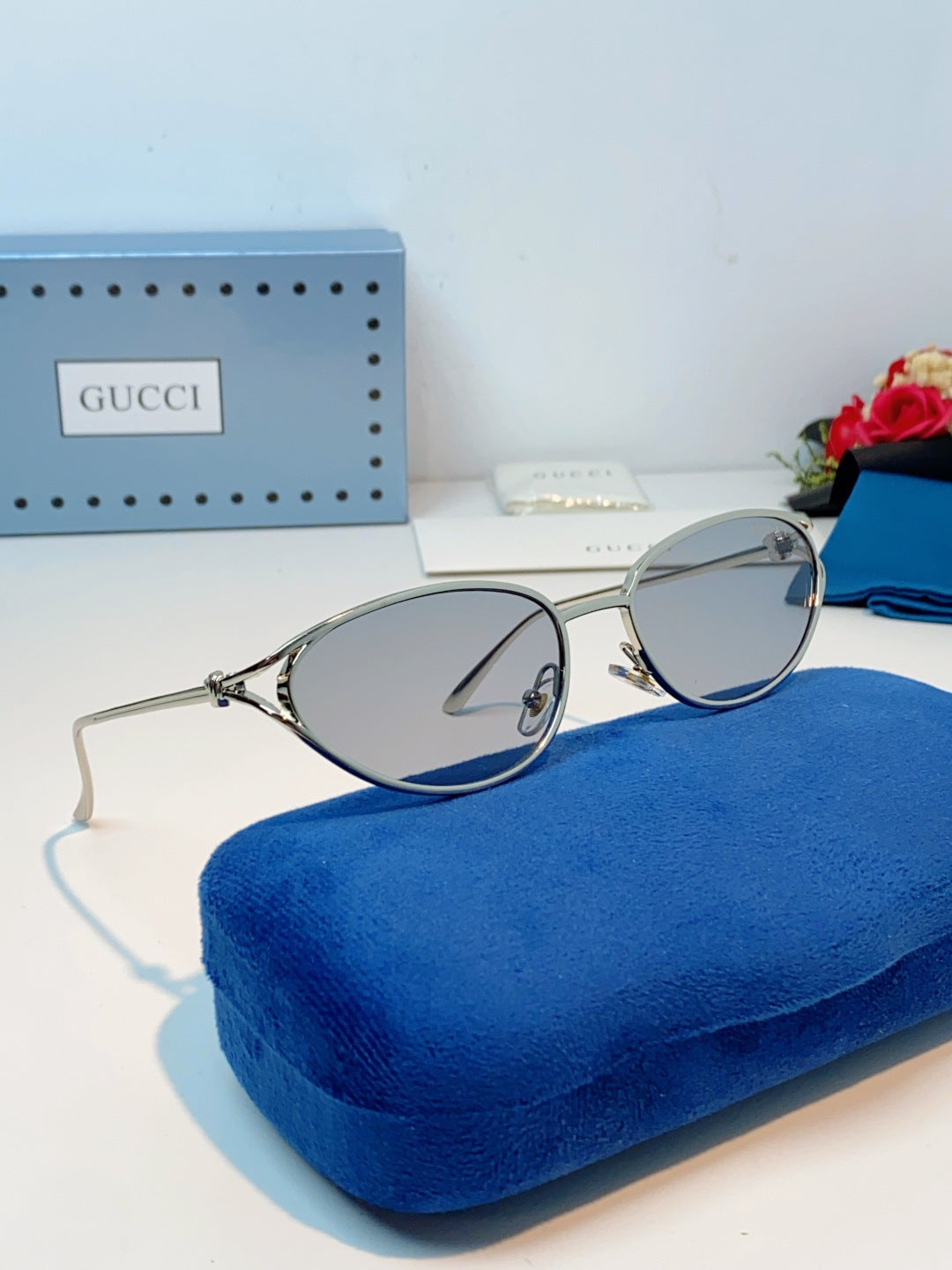 Gucci Cat-Eye Gray Lens Sunglasses for Men & Women - 158191 - detail image 10
