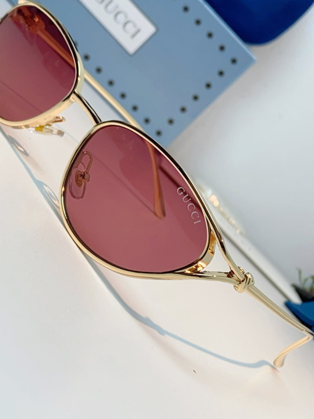 Gucci Cat-Eye Red Lens Sunglasses for Men & Women - detail image 7