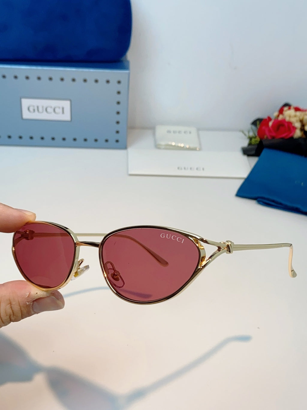 Gucci Cat-Eye Red Lens Sunglasses for Men & Women - detail image 6