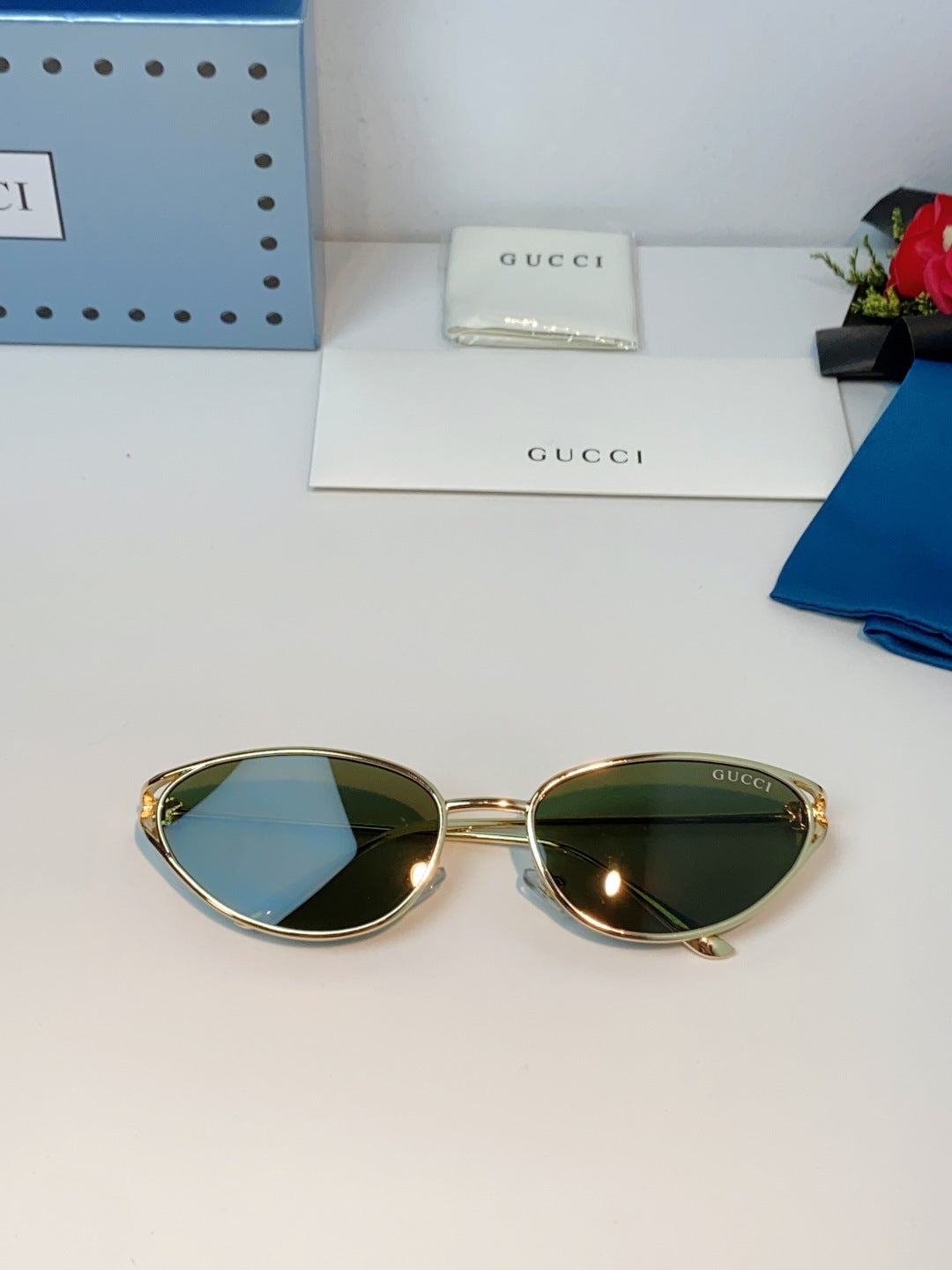 Gucci Cat-Eye Black Lens Sunglasses for Men & Women - 158193 - detail image 9