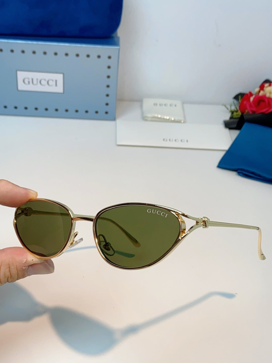 Gucci Cat-Eye Black Lens Sunglasses for Men & Women - 158193 - detail image 6