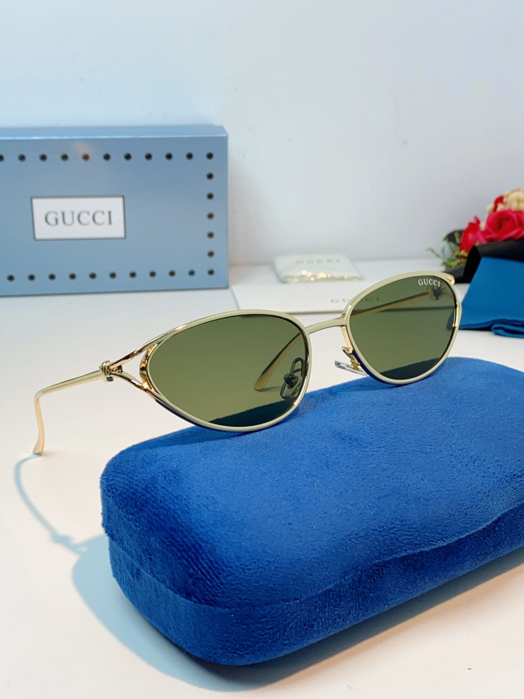 Gucci Cat-Eye Black Lens Sunglasses for Men & Women - 158193 - detail image 10