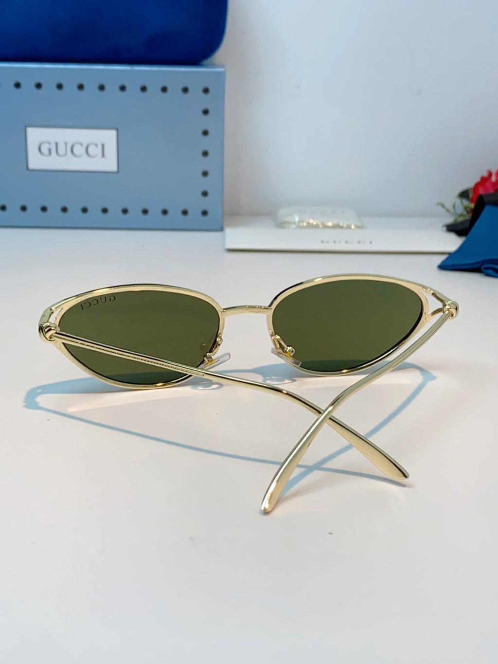 Gucci Cat-Eye Black Lens Sunglasses for Men & Women - 158193 - detail image 3