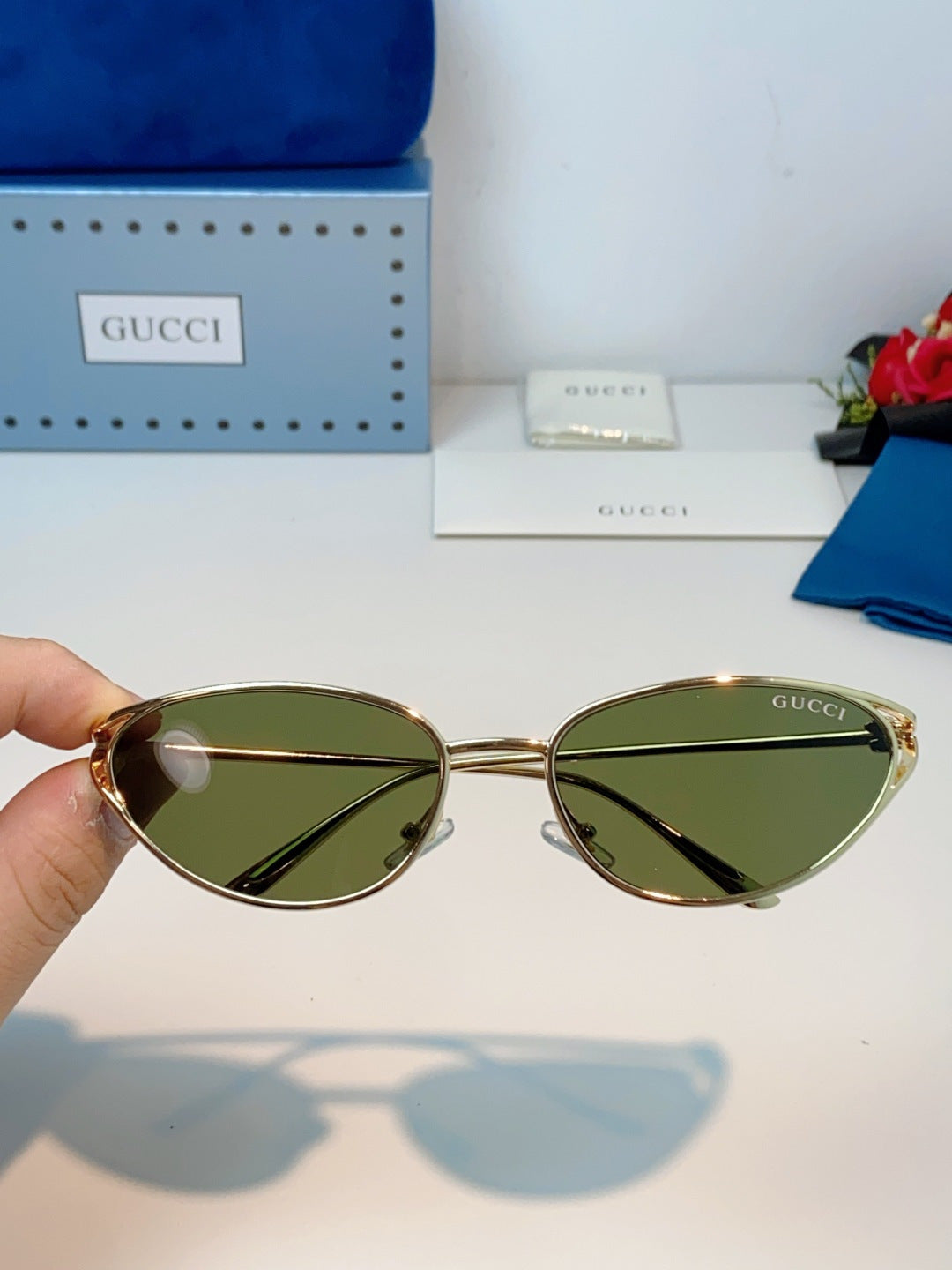 Gucci Cat-Eye Black Lens Sunglasses for Men & Women - 158193 - detail image 4