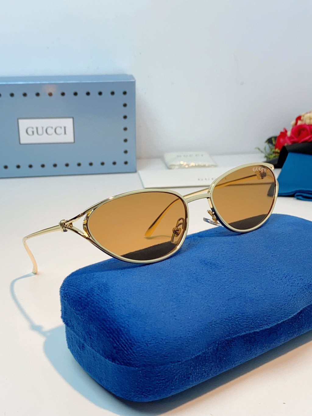 Gucci Cat-Eye Orange Lens Sunglasses for Men & Women - detail image 10