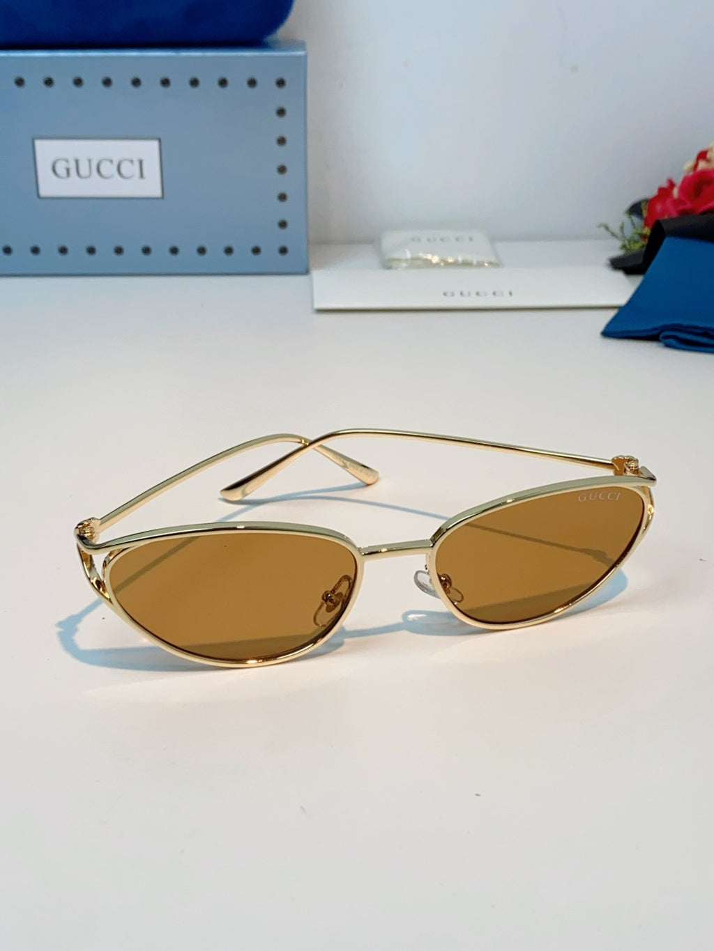 Gucci Cat-Eye Orange Lens Sunglasses for Men & Women - detail image 2