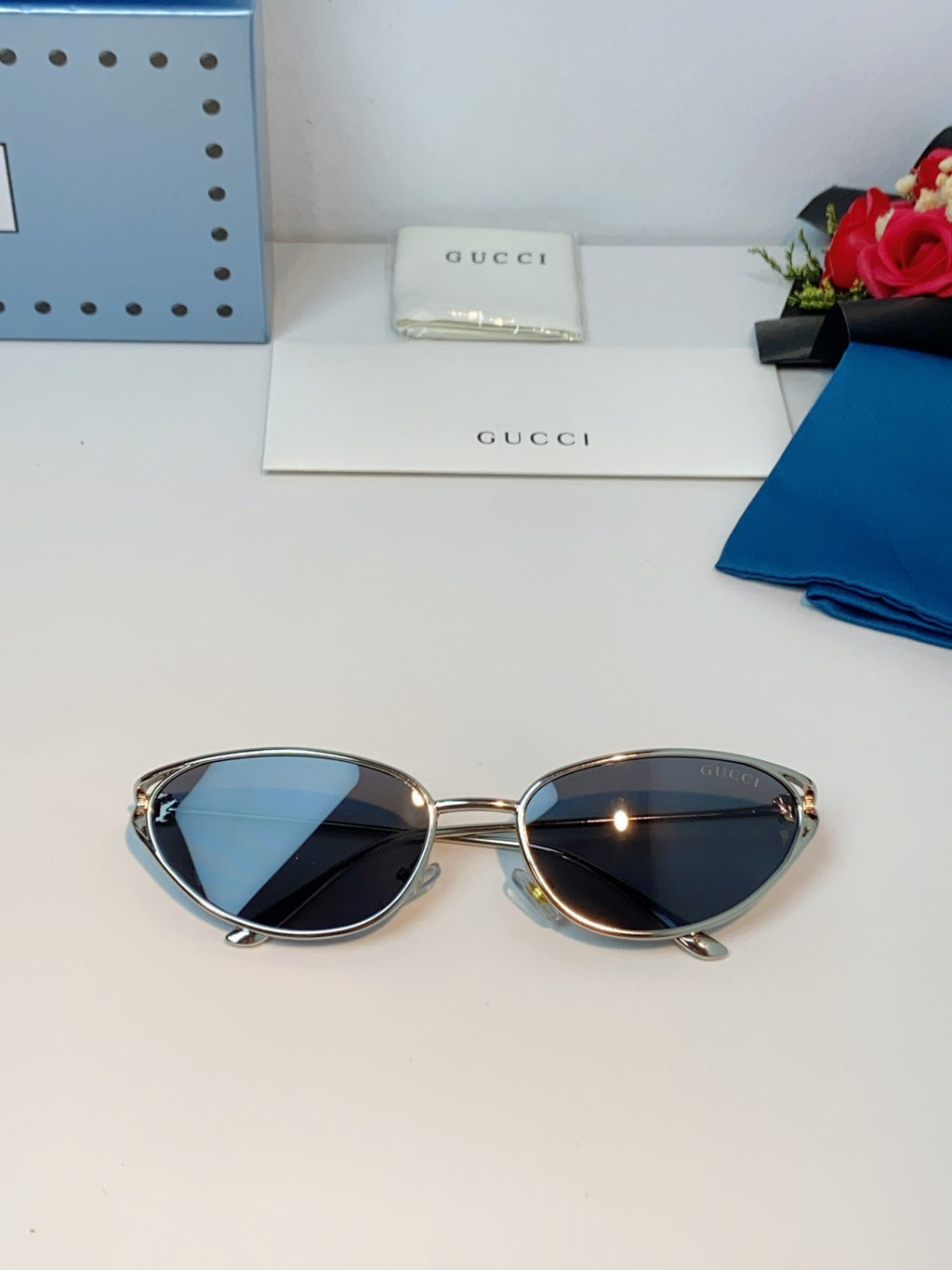Gucci Cat-Eye Black Lens Sunglasses for Men & Women - 158195 - detail image 9