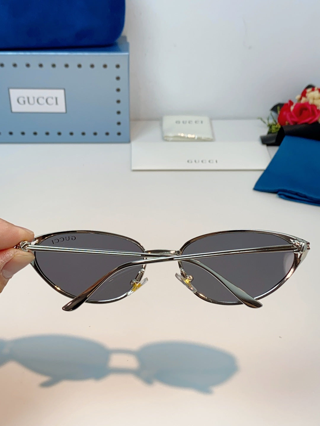 Gucci Cat-Eye Black Lens Sunglasses for Men & Women - 158195 - detail image 5