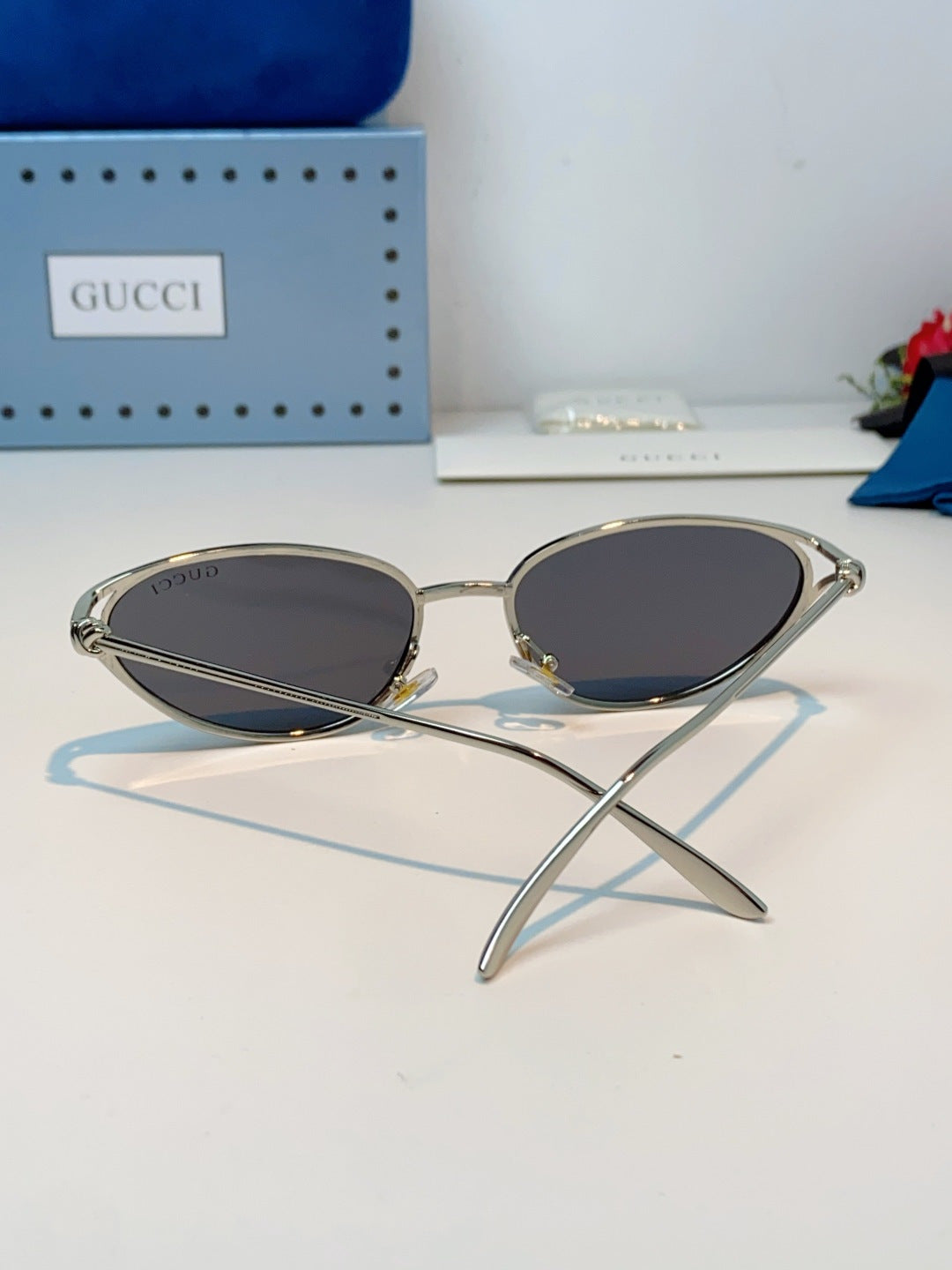 Gucci Cat-Eye Black Lens Sunglasses for Men & Women - 158195 - detail image 3