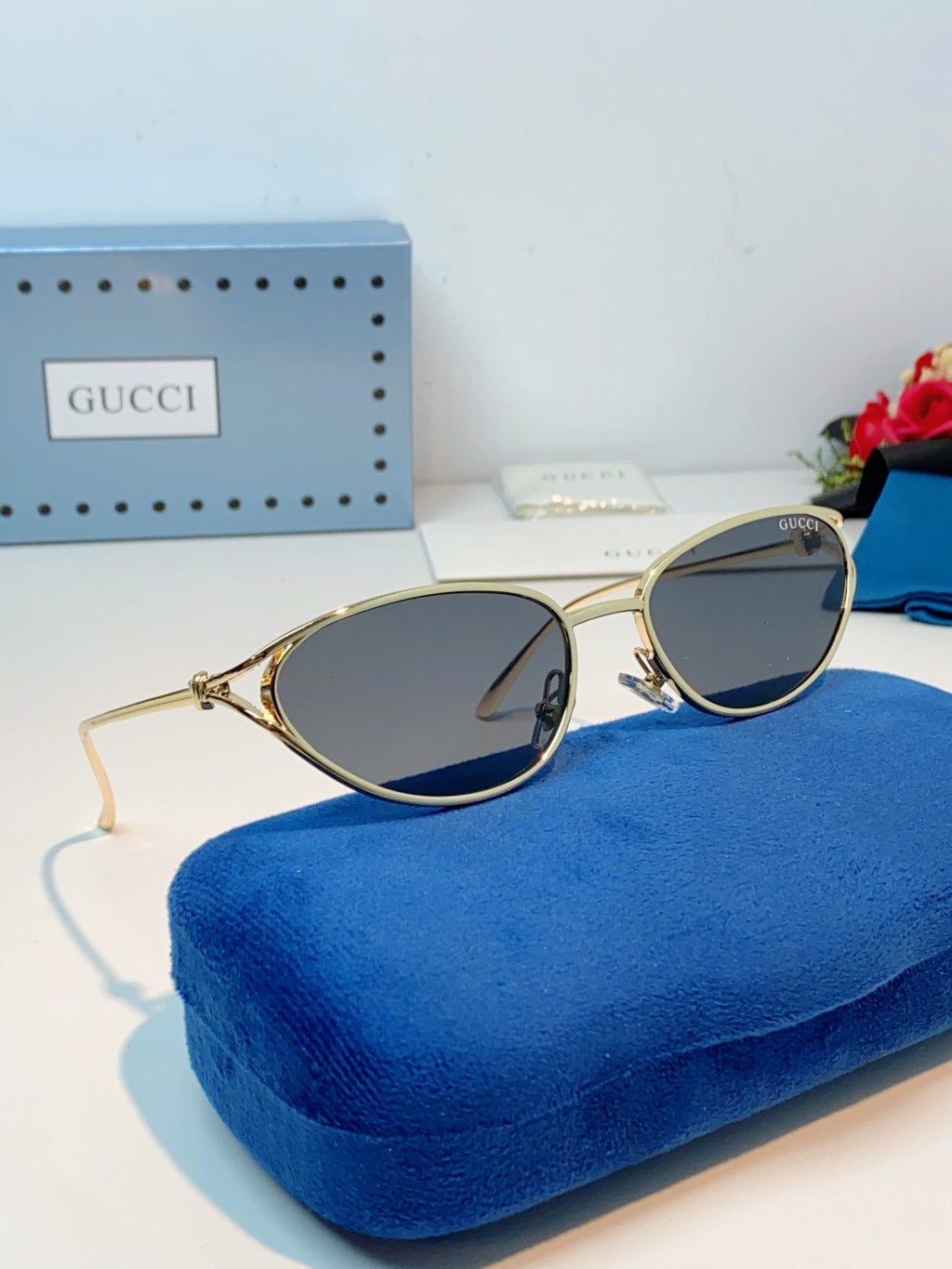 Gucci Cat-Eye Black Lens Sunglasses for Men & Women - 158196 - detail image 10