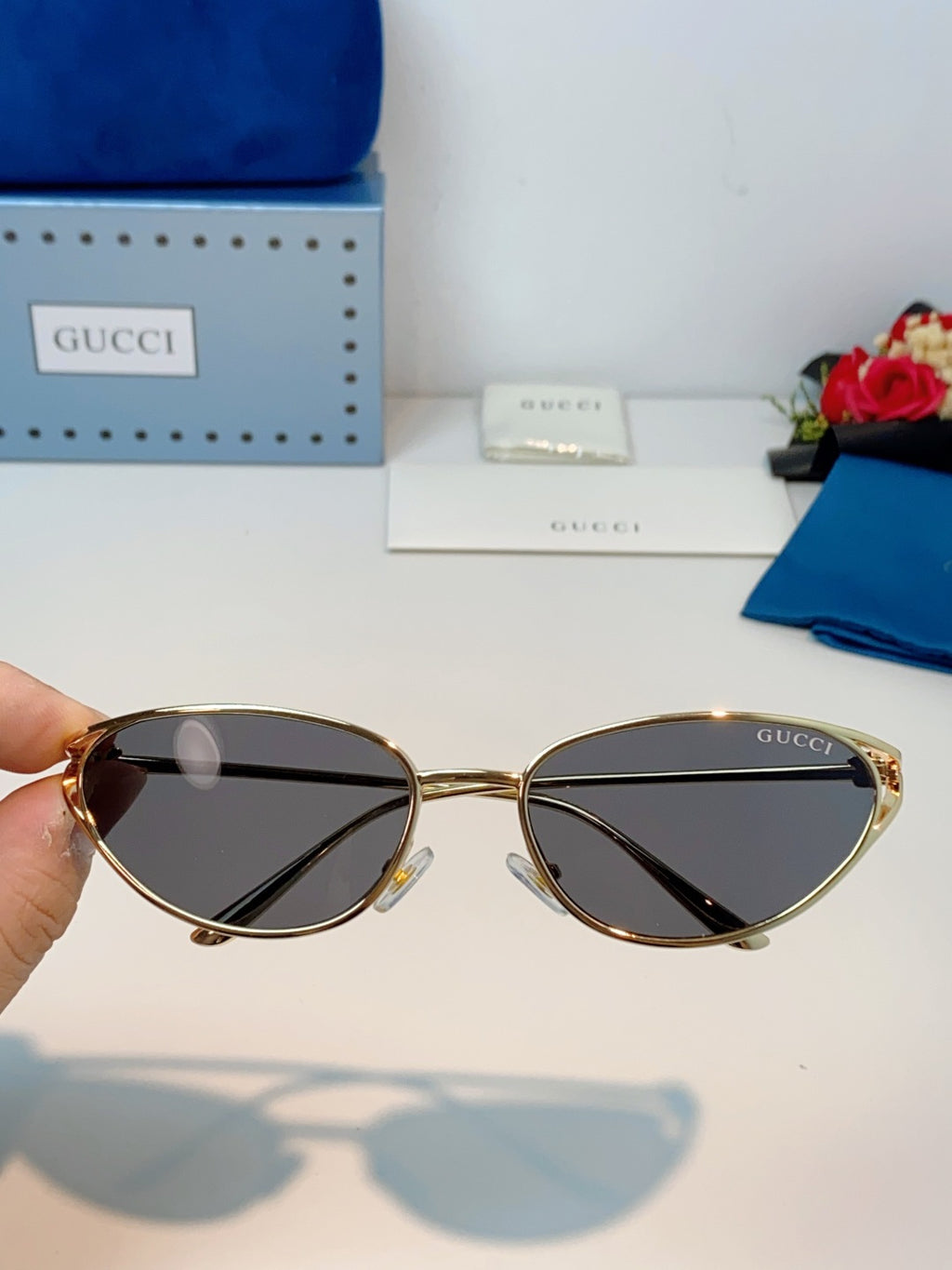 Gucci Cat-Eye Black Lens Sunglasses for Men & Women - 158196 - detail image 4