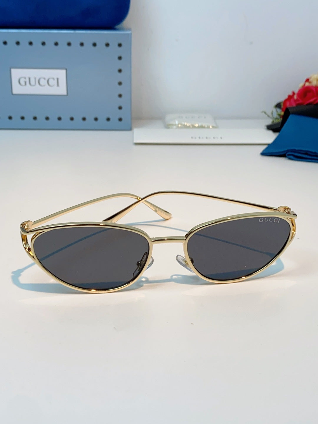 Gucci Cat-Eye Black Lens Sunglasses for Men & Women - 158196 - detail image 2