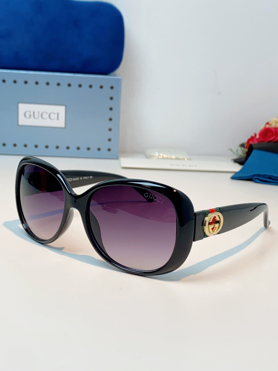 Gucci Oval Black Lens Sunglasses for Men & Women - 158200