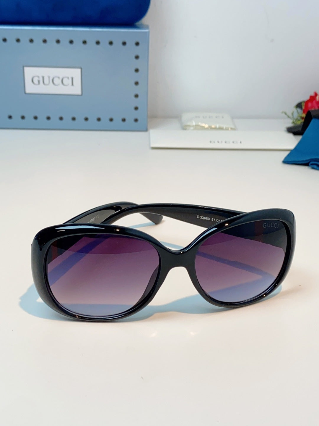 Gucci Oval Black Lens Sunglasses for Men & Women - 158200 - detail image 2